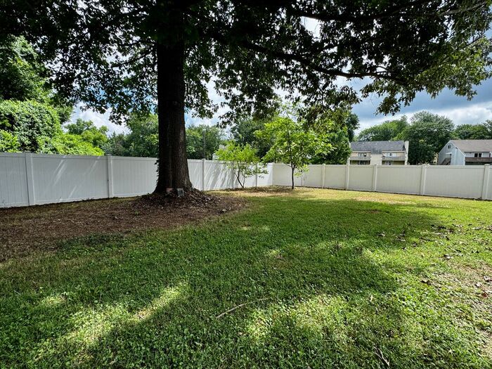 1005 Willow Cove Circle Southeast – photo 2