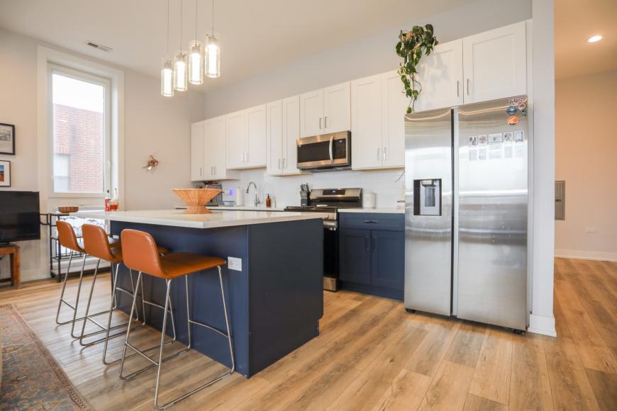 2402 West Carmen Ave. – photo 5