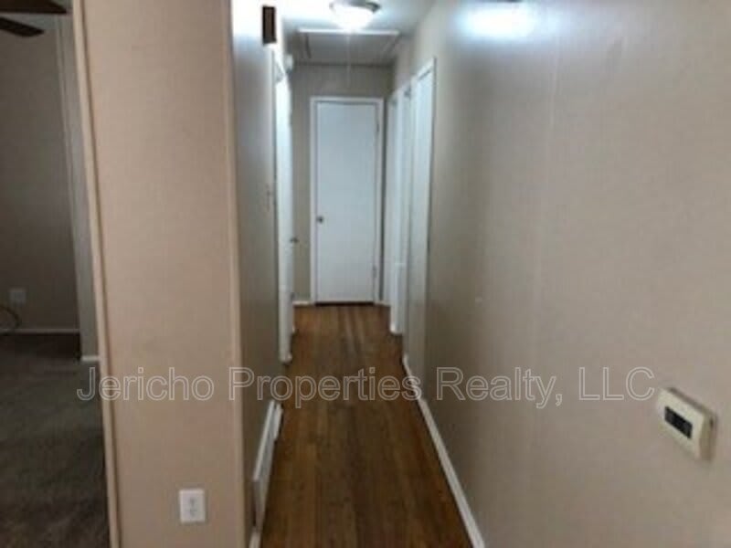 1310 S. Grape Street – photo 5