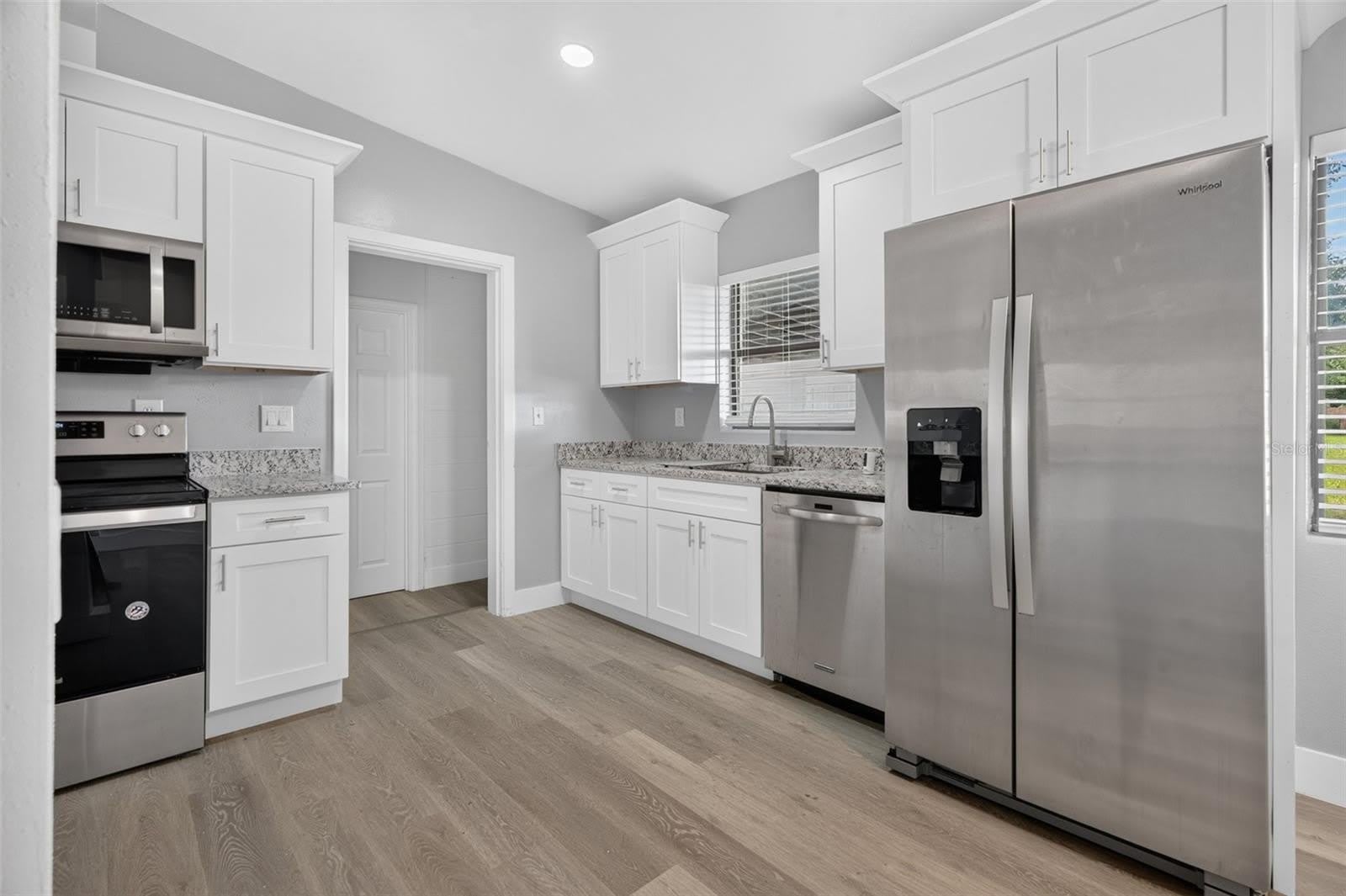 2500 MYRTLE Avenue – photo 4