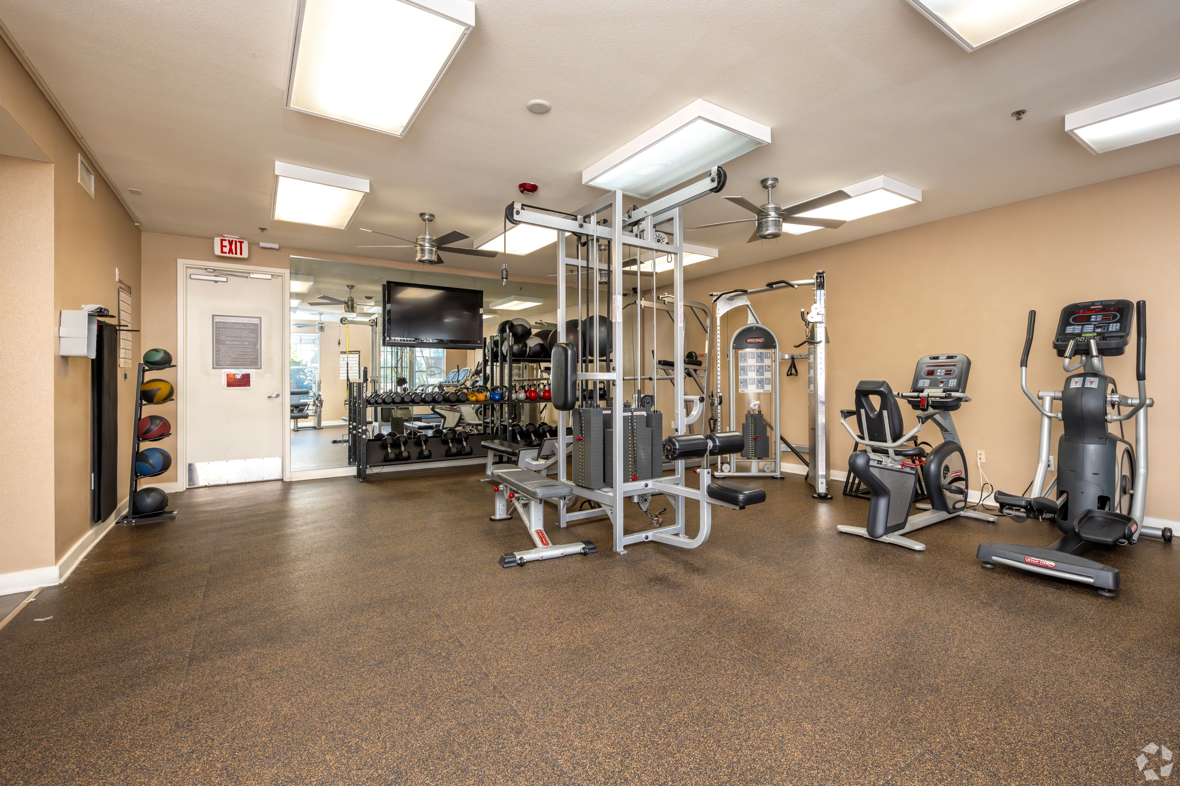 The Crescent Club – photo 4