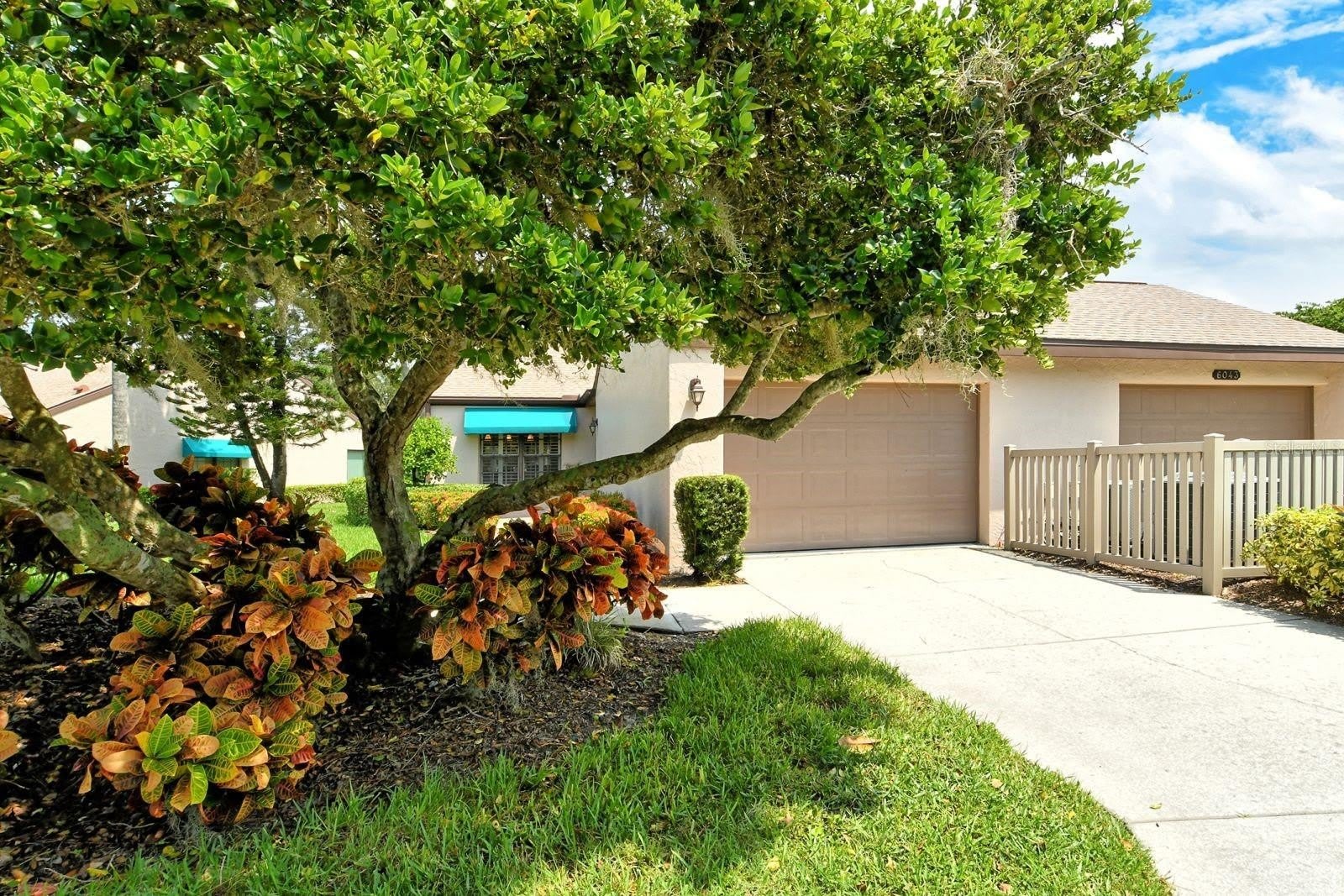 6041 CLUBSIDE Drive – photo 2