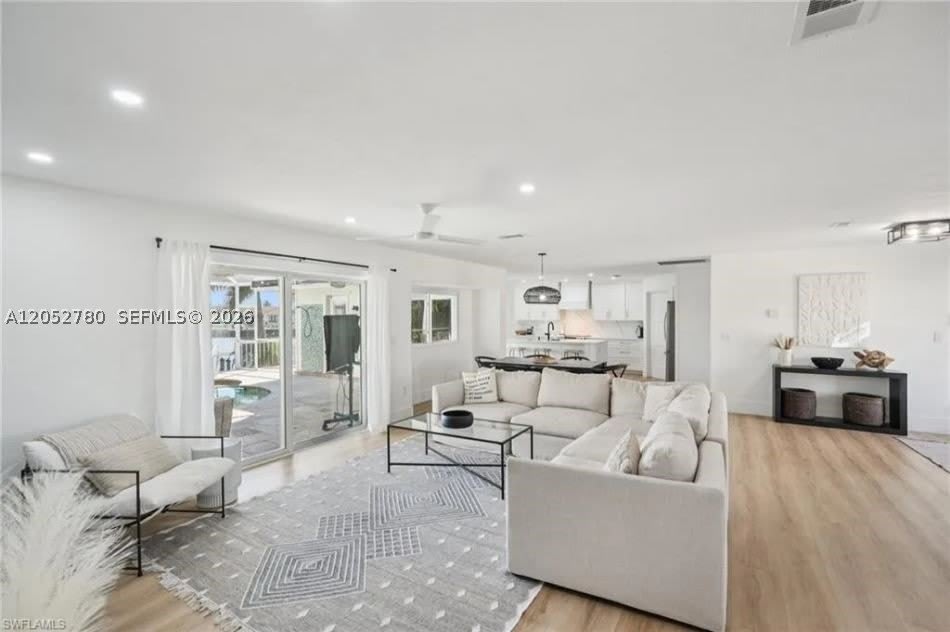444 N Barfield Dr – photo 5