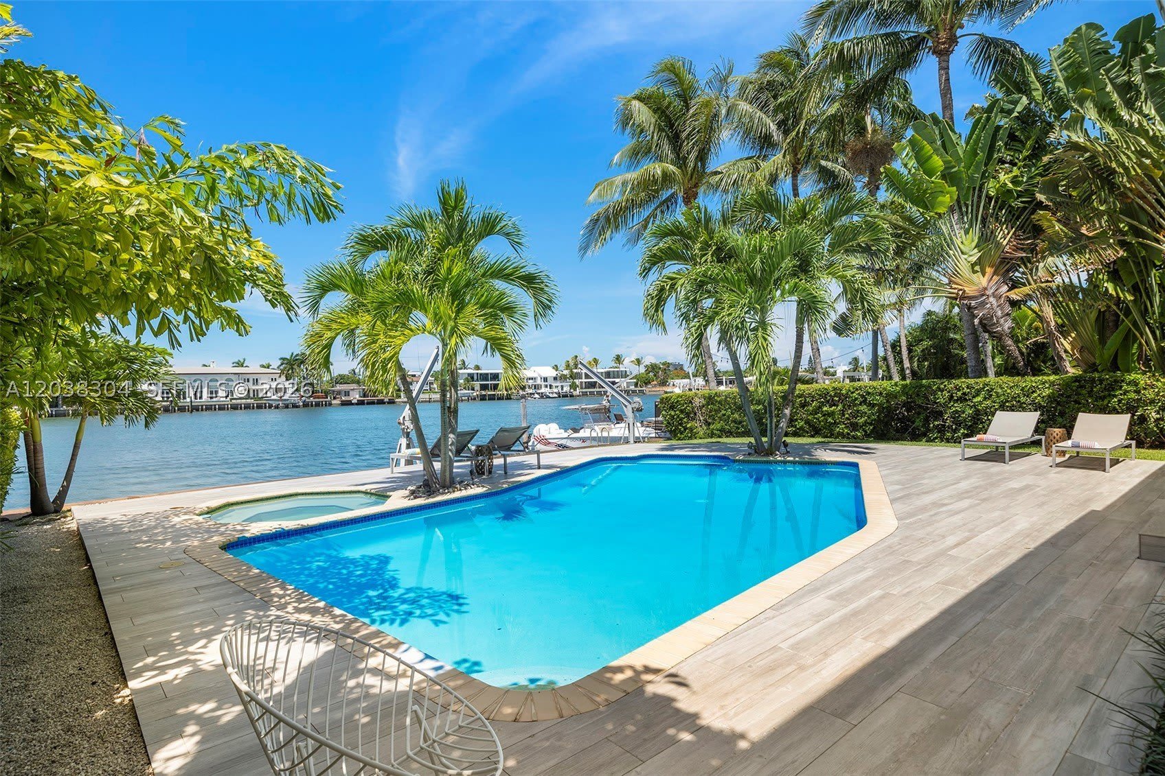 365 N Shore Dr – photo 3