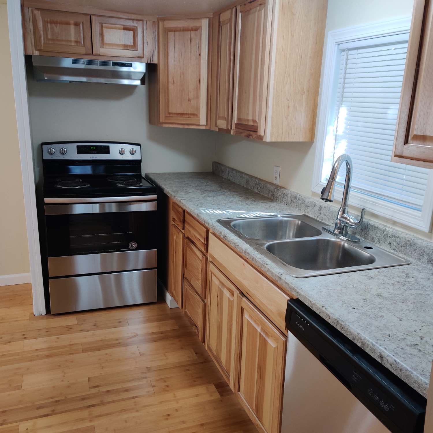 889 N Sundown Dr – photo 2