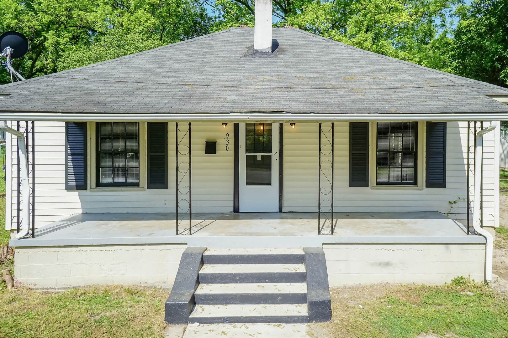 Beautiful Three Bedroom Home! – photo 3