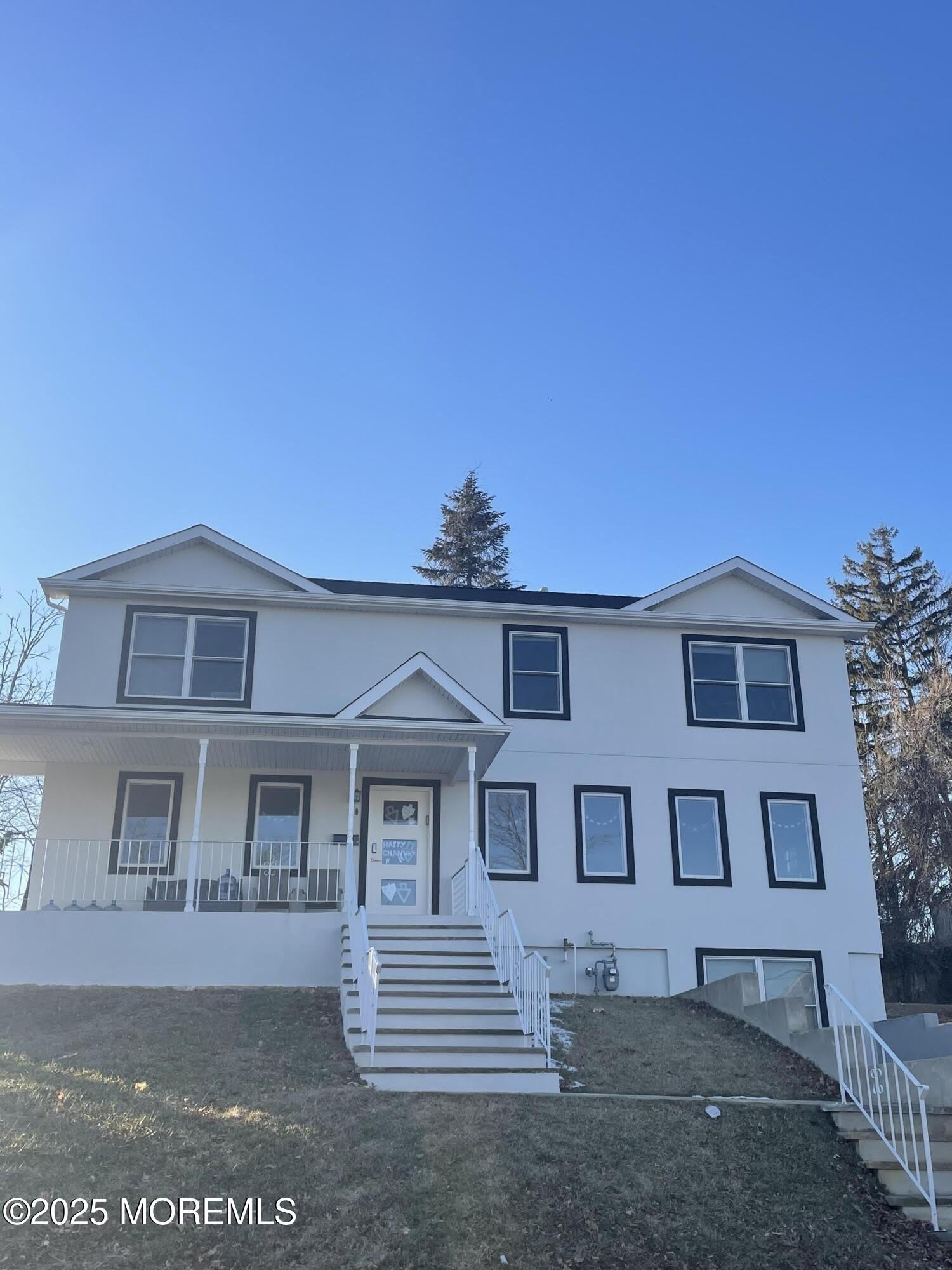 988 Elizabeth Terrace – photo 1