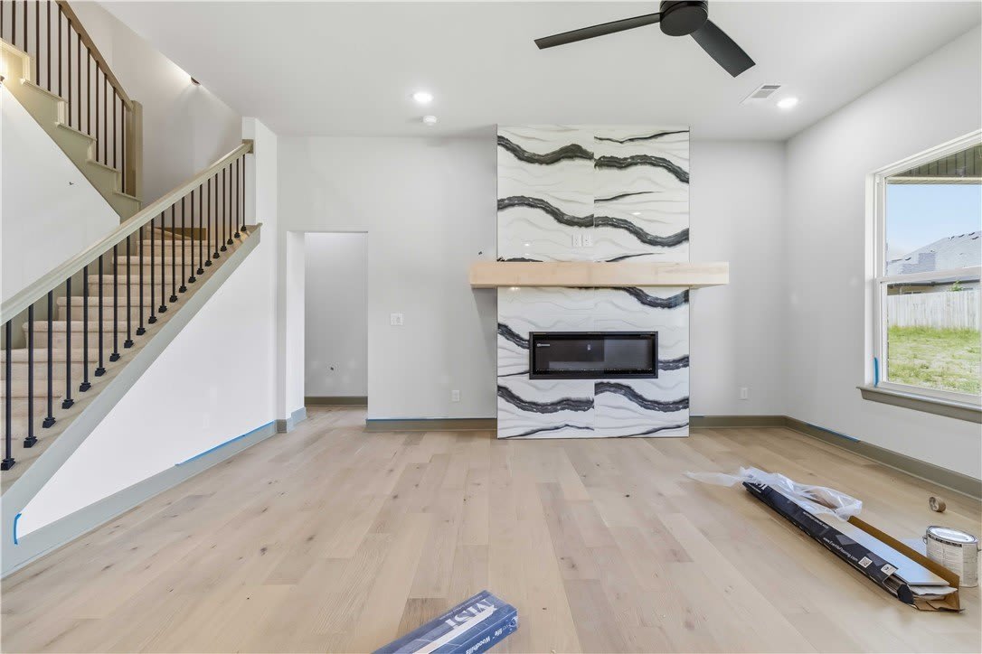 1061 Whistler Street – photo 5