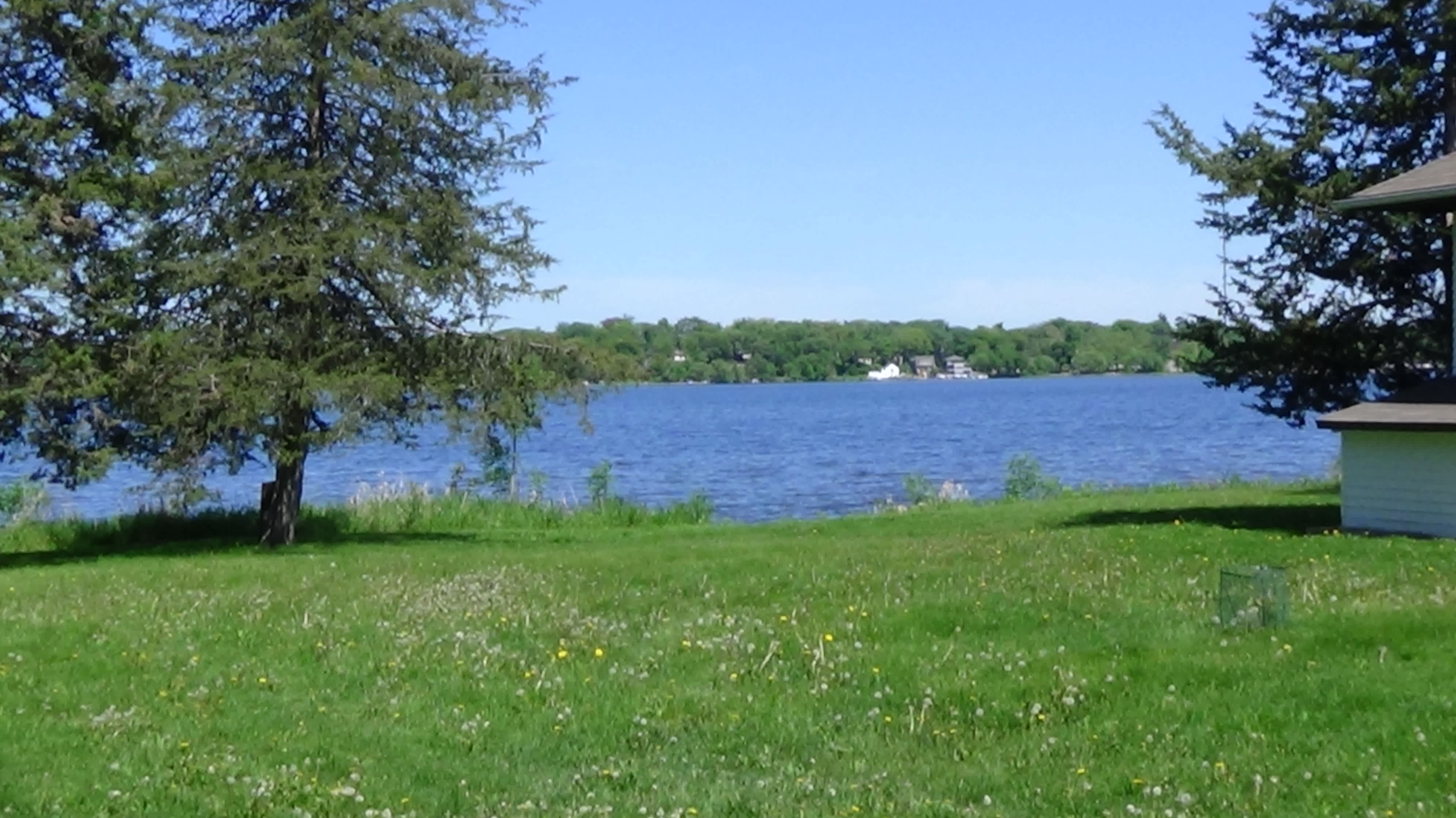 Medicine Lake Cottages – photo 2