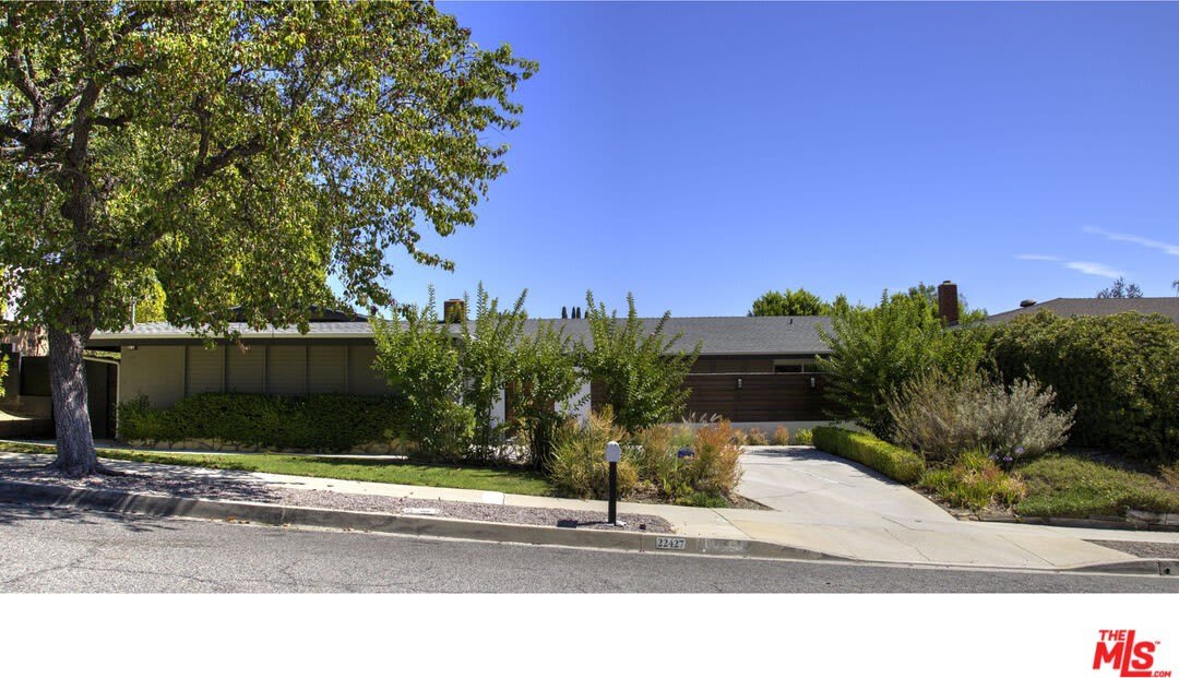 22427 De Kalb Dr – photo 1