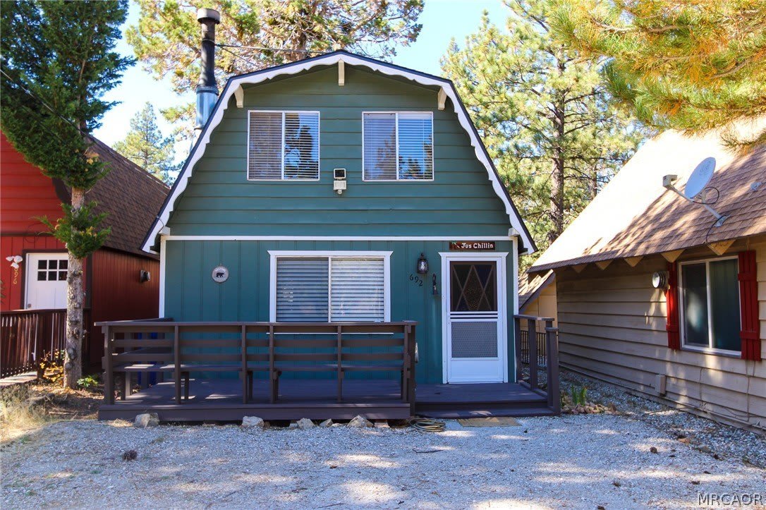 692 San Bernardino Avenue – photo 1