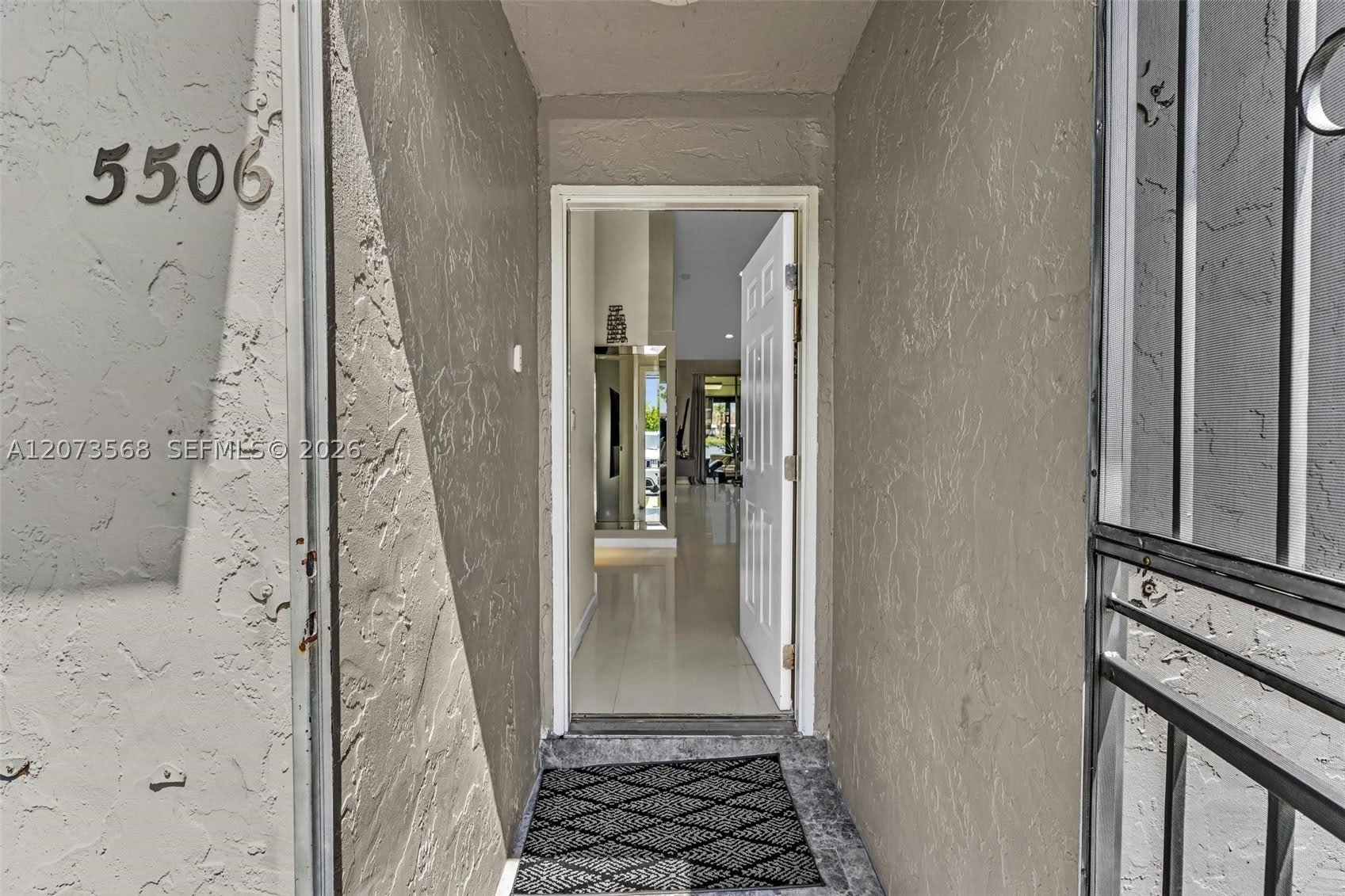 5506 SW 28th Ter – photo 4