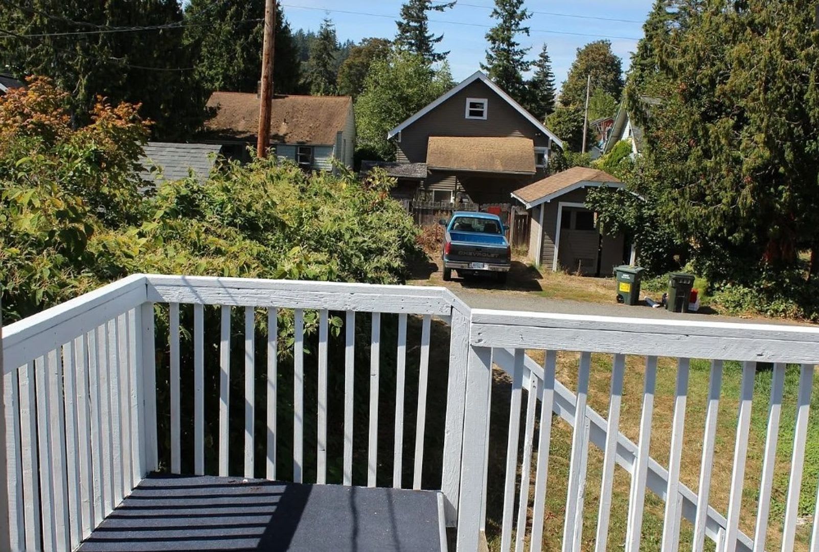 Limited-Time Offer: $25 Application Fee, Apply Today! Spacious 6 Bedroom, 2 Bathroom Home! – photo 5