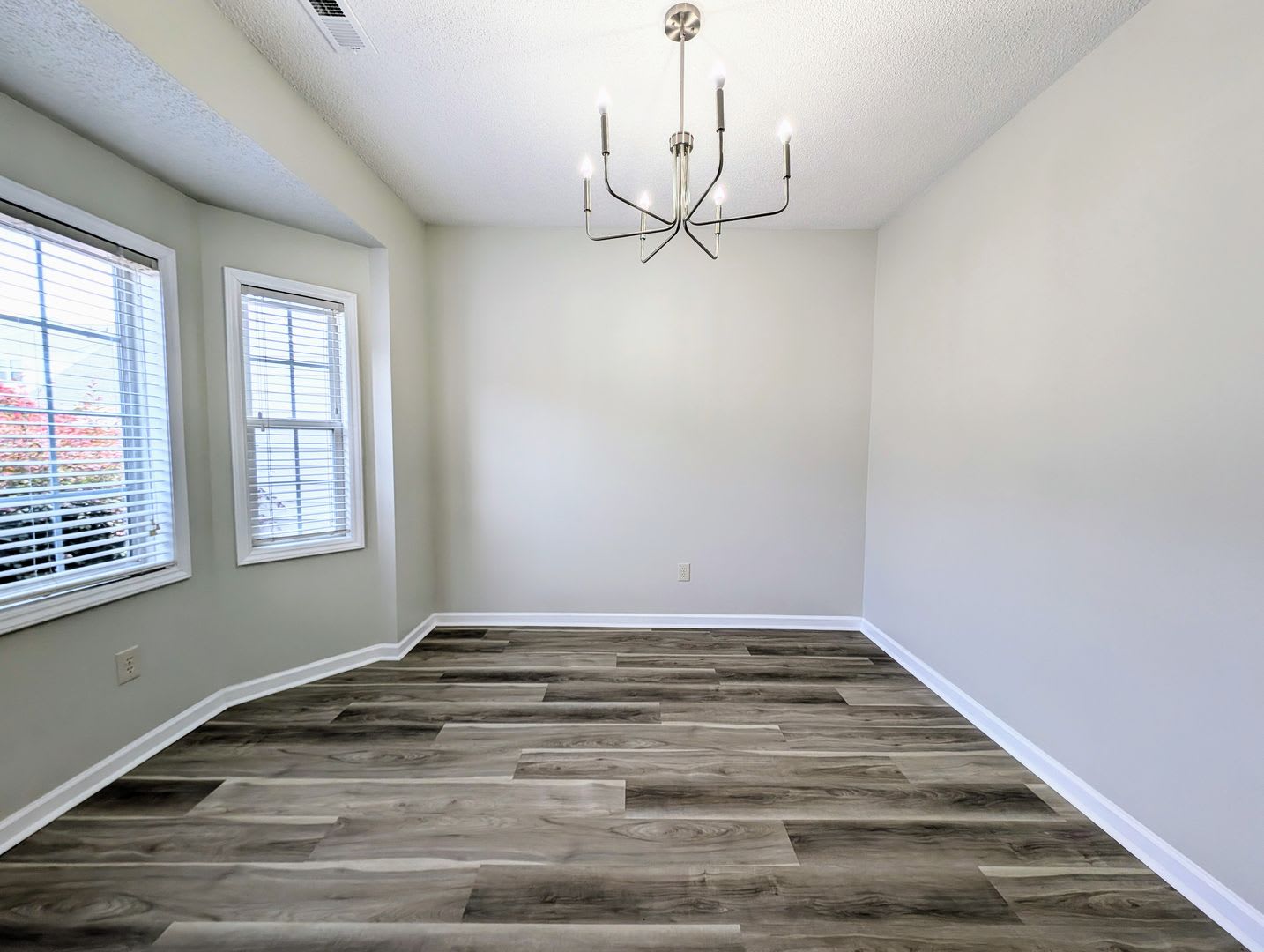 Move-In Ready Townhome with Downstairs Primary Suite in Prime Morrisville Location – photo 4