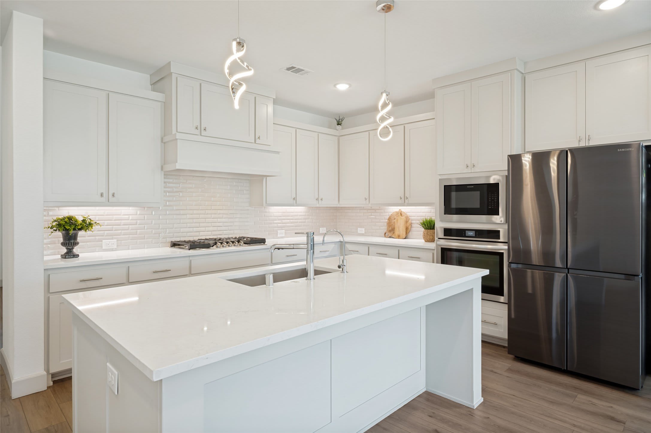 1240 Crescent Lane – photo 4