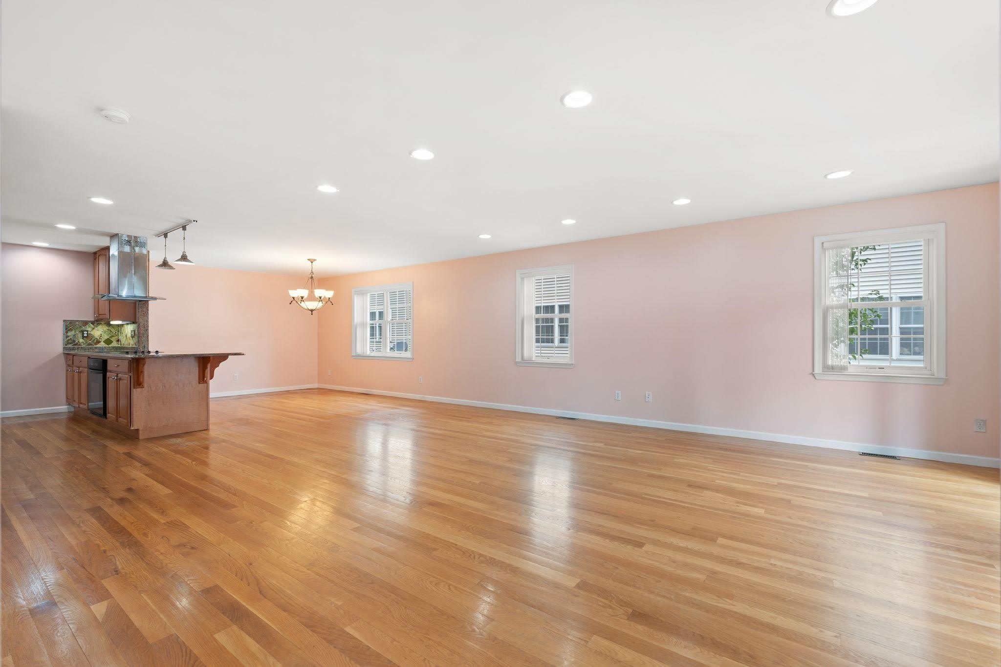 13 Humphrey Ave – photo 2