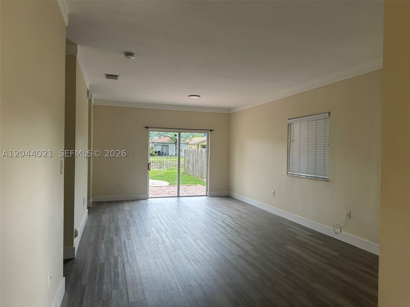 1142 NE 41st Ave – photo 3