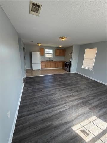 8812 Apple Street – photo 1