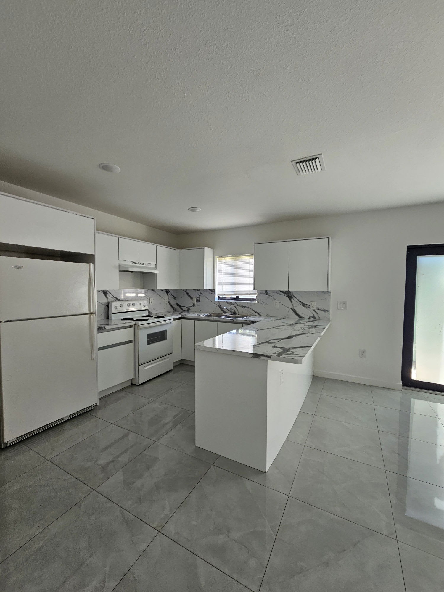 2970 Northwest 48Th Street – photo 4