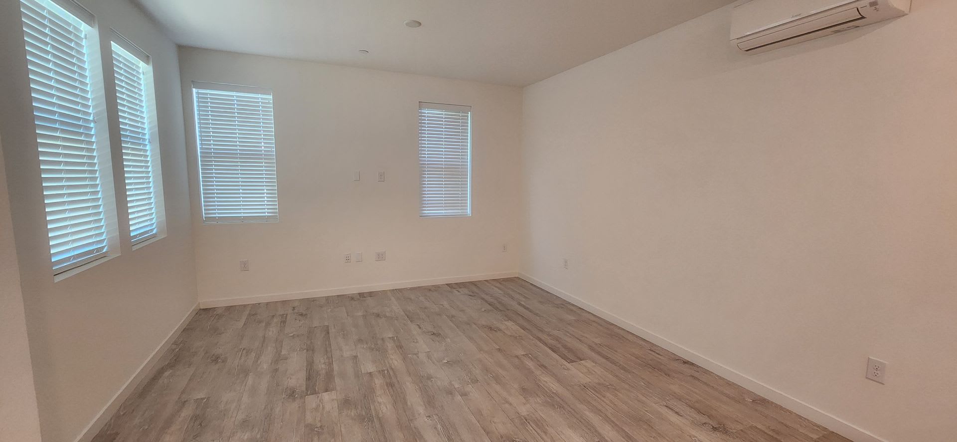 2 Bedroom 2.5 Bathroom home at the Mill on Broadway – photo 4