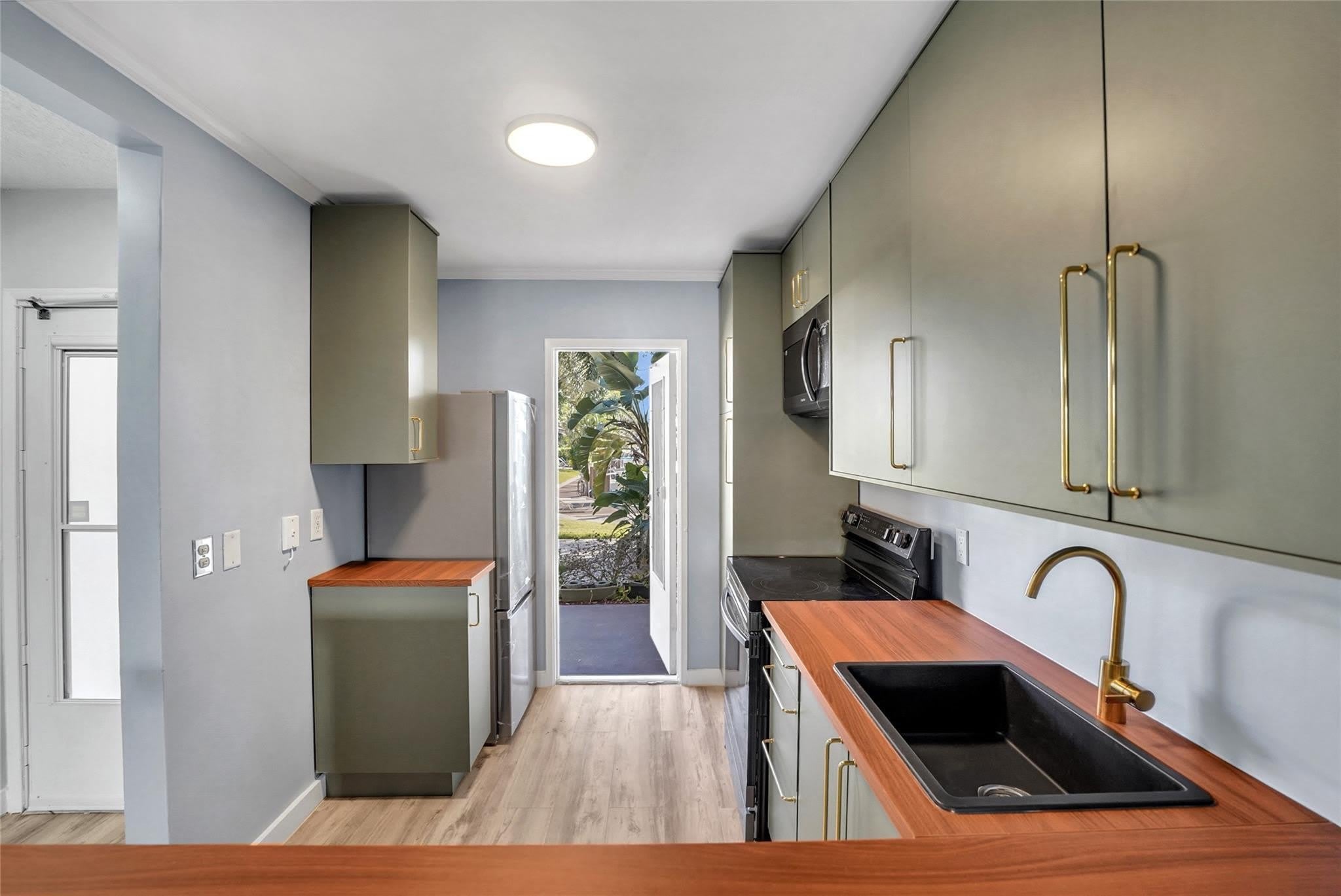 2800 NE 14th St Causeway – photo 3