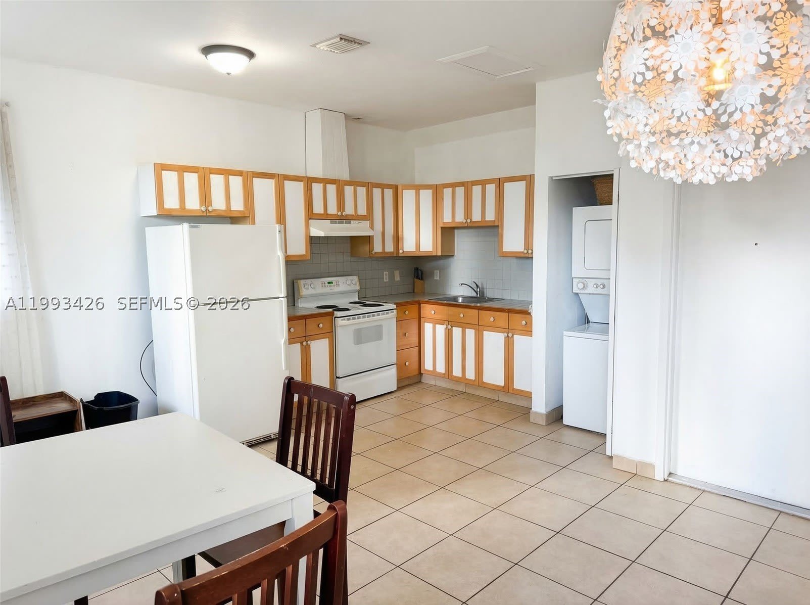 404 NE 27th St – photo 2