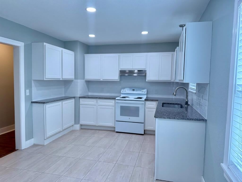 1921 NW 38 Street – photo 5