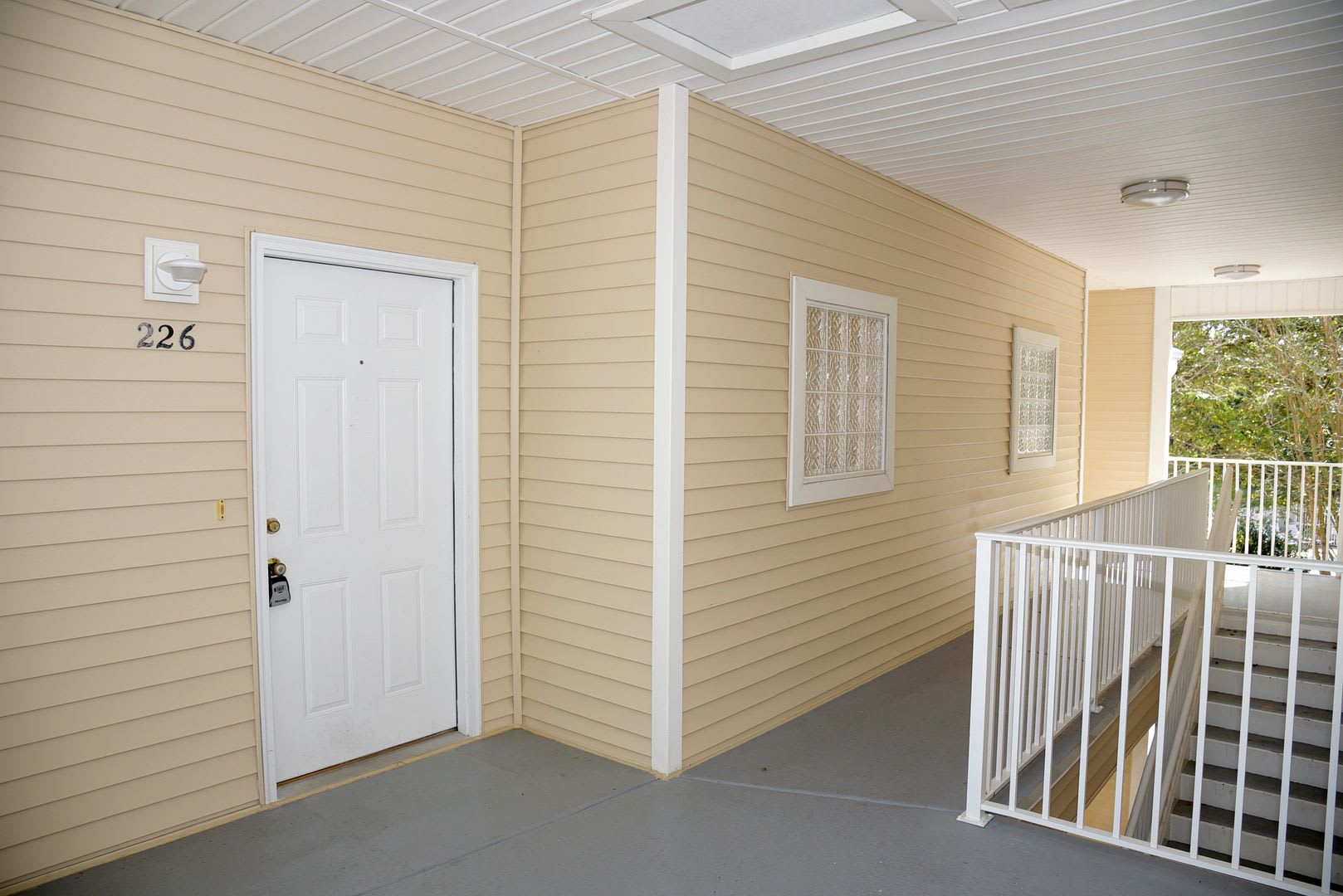 Second Floor Unit at The Oaks! – photo 2
