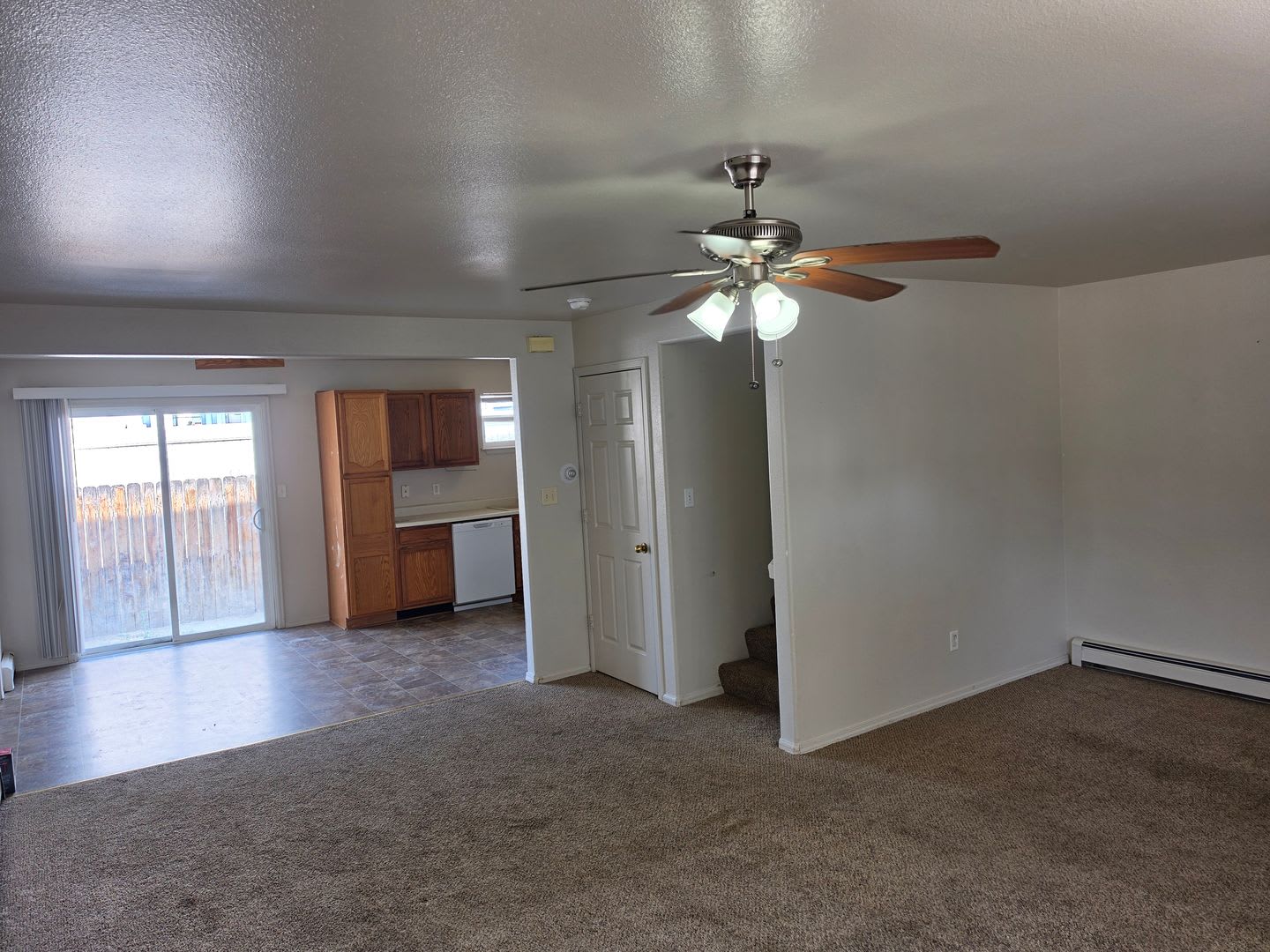 3 Bed 2 1 2 Bath Single Family Home In Fruitvale – photo 2