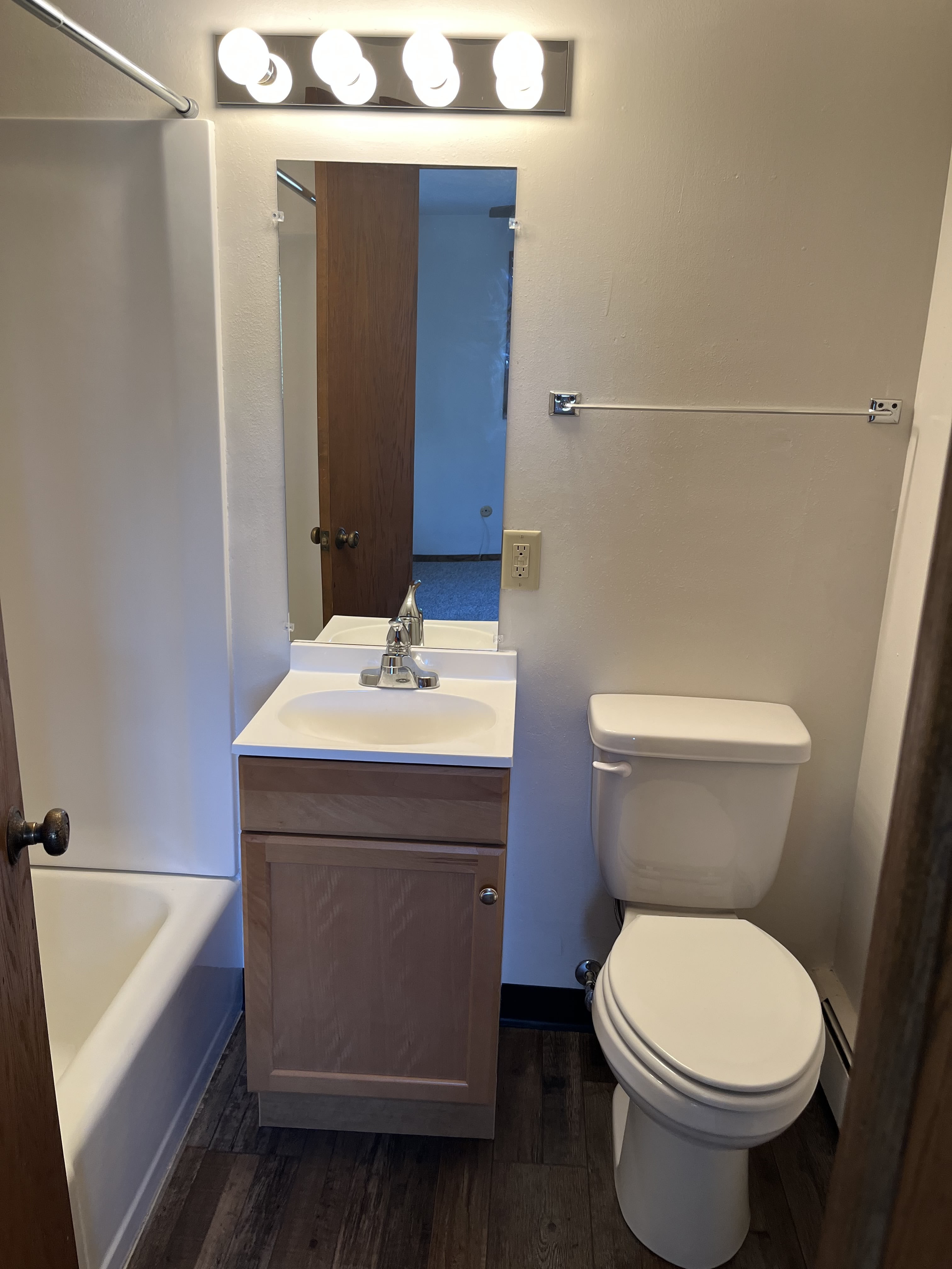 910 South Phillips Avenue – photo 4