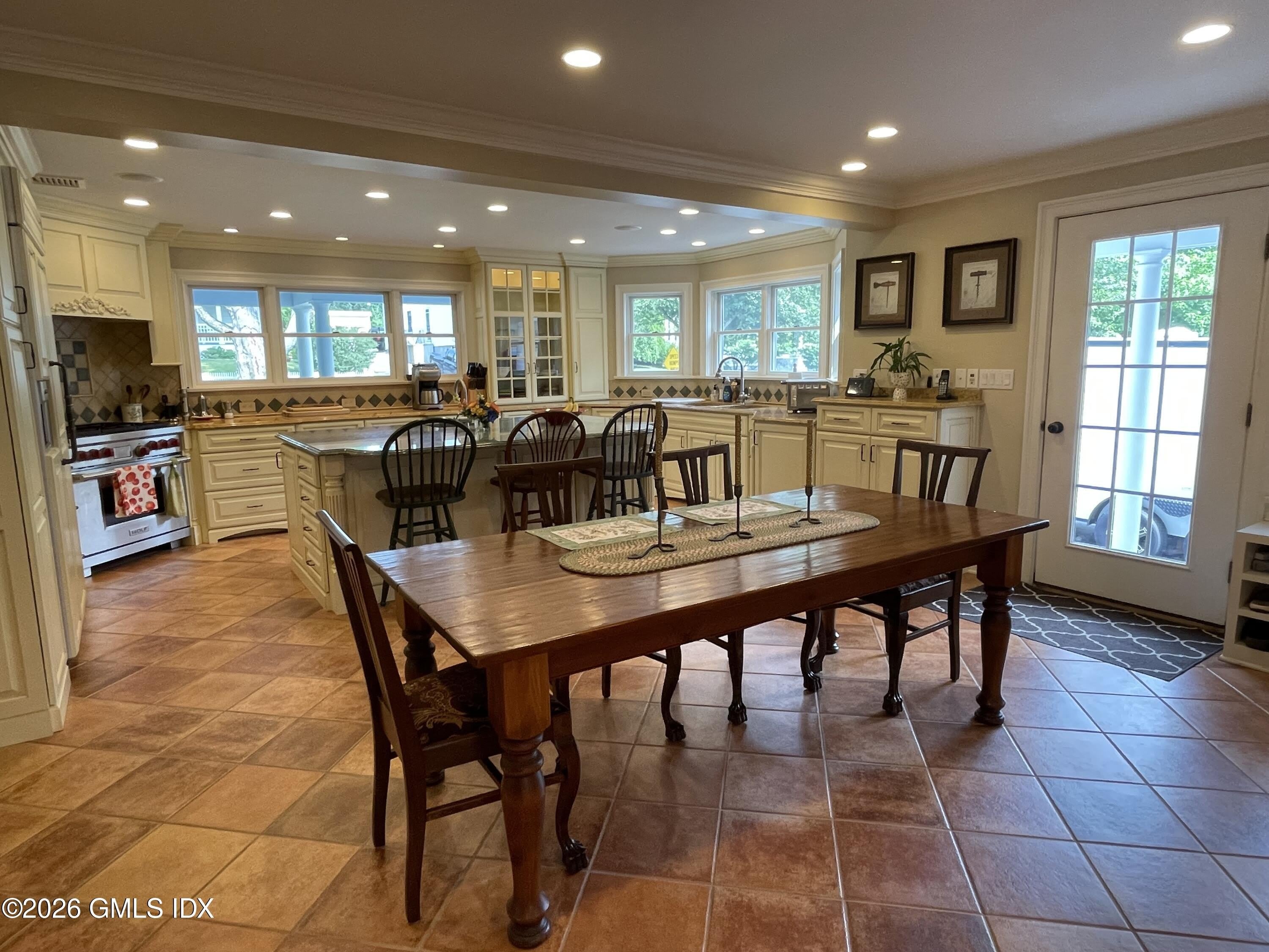 34 Suburban Avenue – photo 3