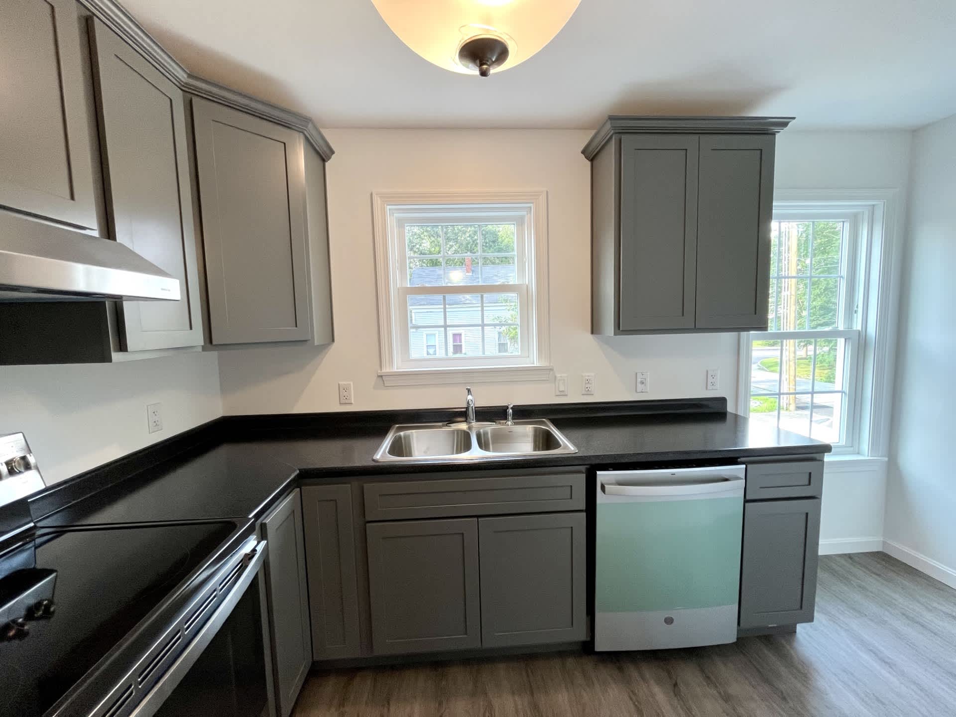 10 Village Way – photo 4