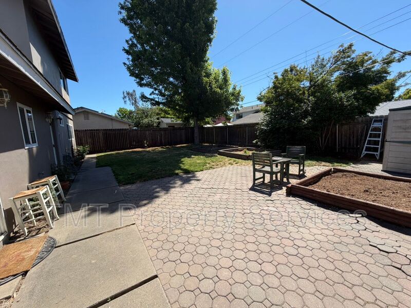 2533 Stansberry Way – photo 2