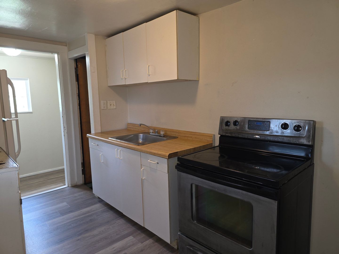 Recently Remodeled 1-Bedroom Home – $950/Month – photo 3