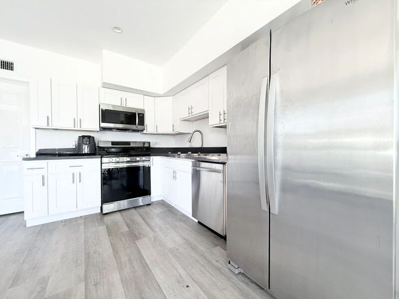 1260 1/2 Leighton Avenue – photo 3
