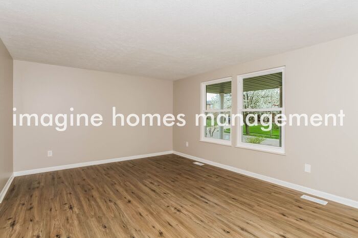 676 Harcourt Drive – photo 4