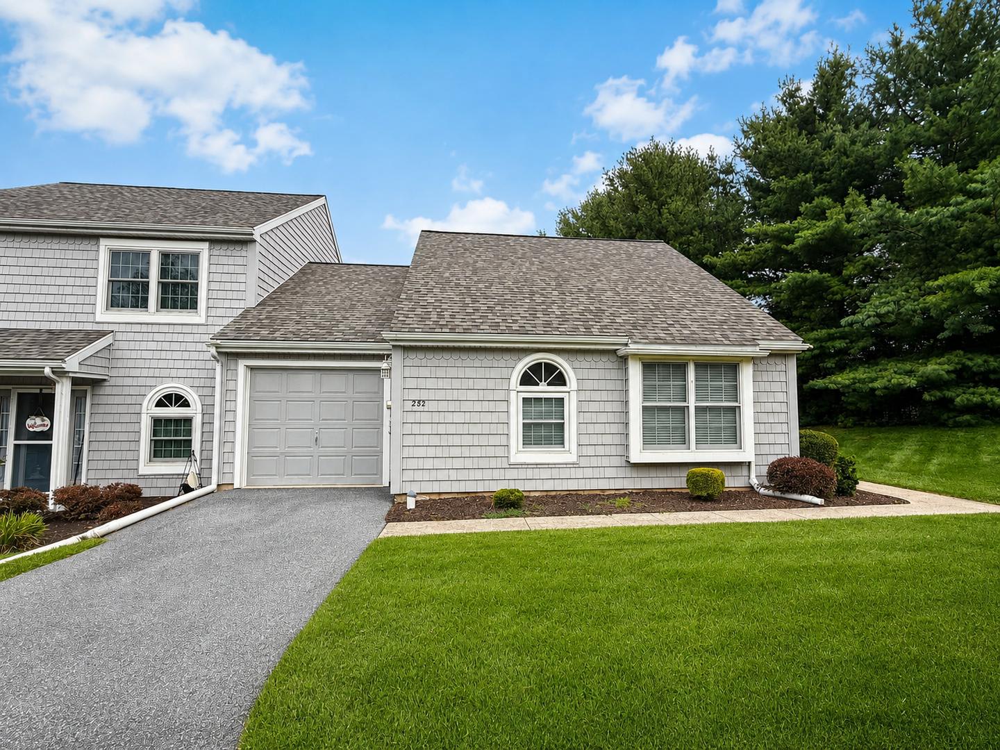 Sophisticated End-Unit Townhome – photo 1