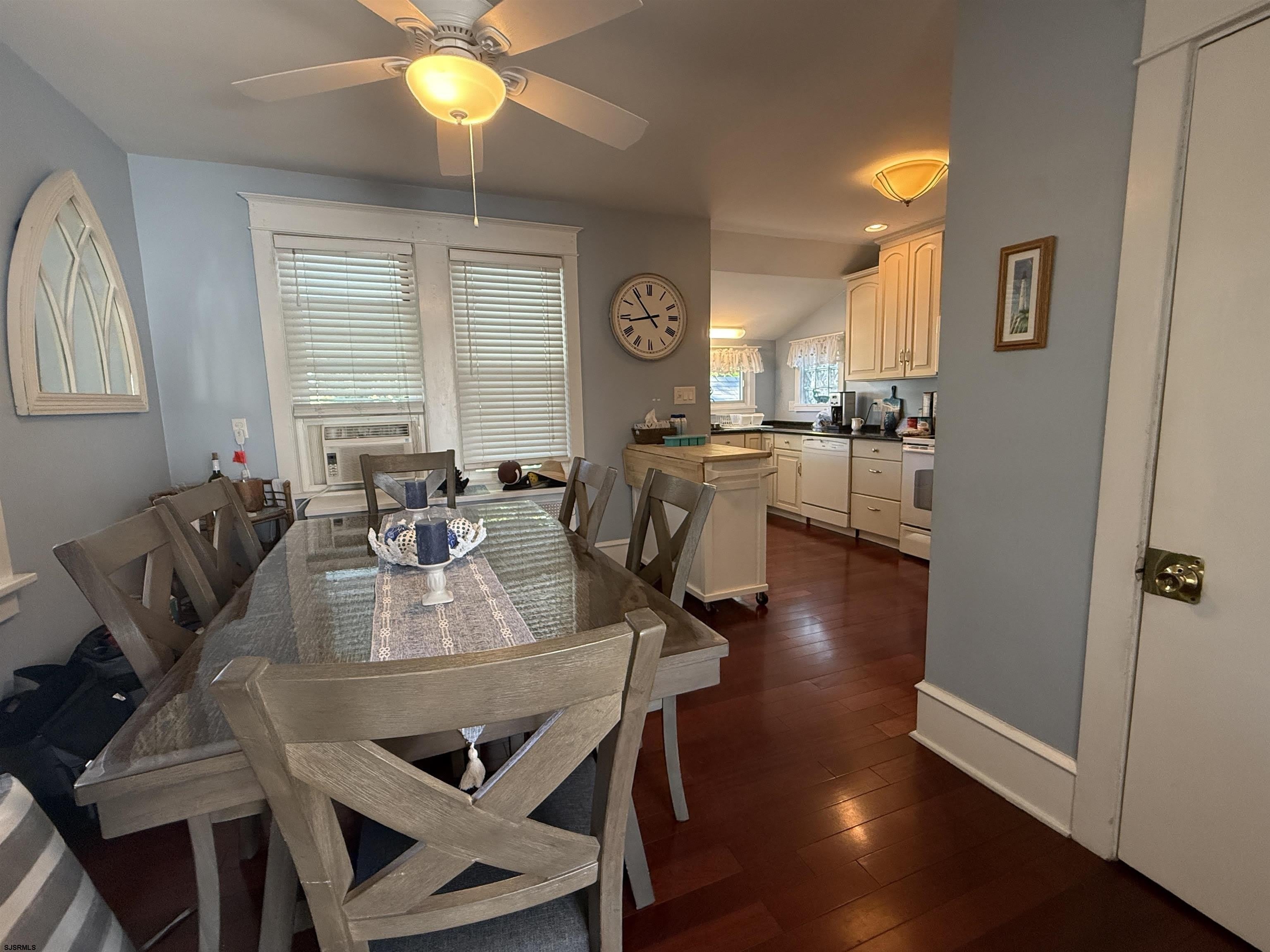 15 W Connecticut – photo 3