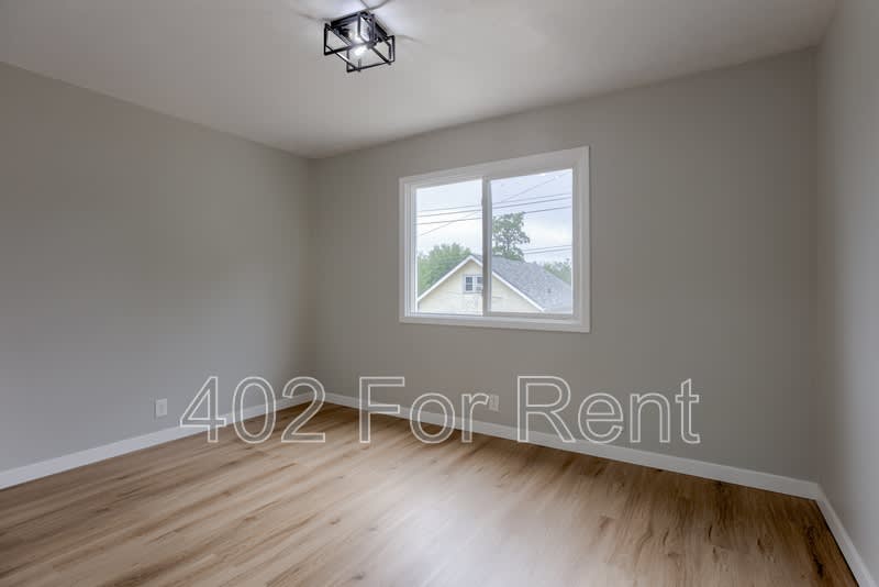 4715 Davenport Street – photo 3
