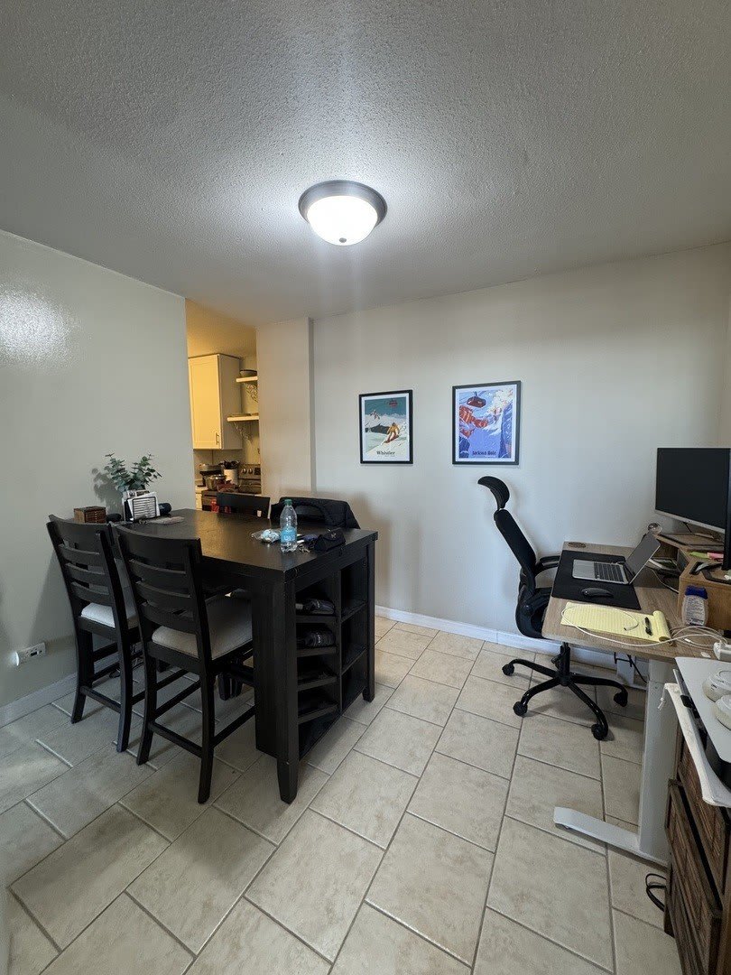 2740 N Pine Grove Avenue – photo 5