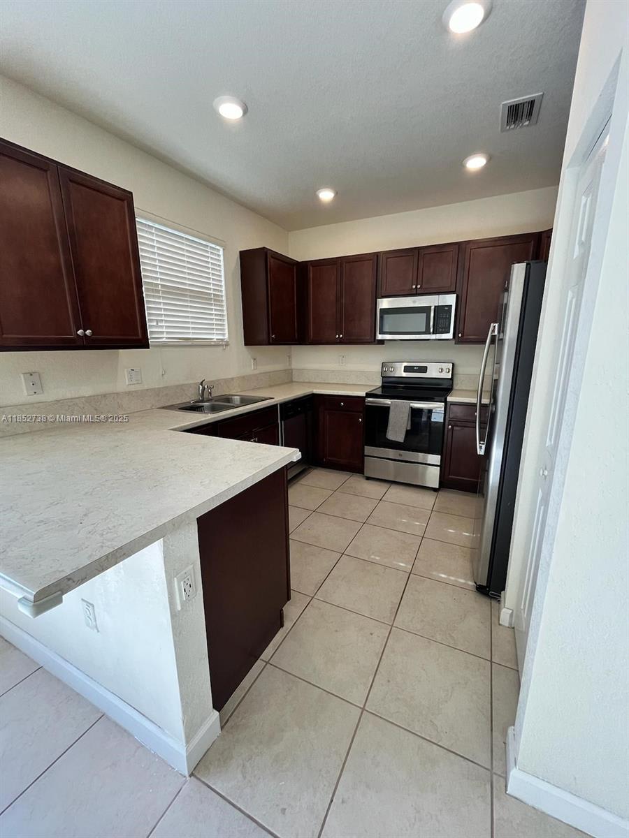 159 Southeast 33rd Terrace – photo 2