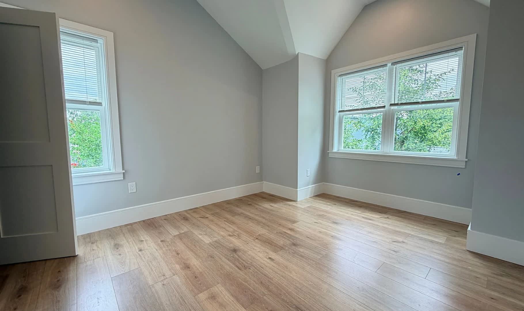 Brand New Construction in Perfect Location! Laundry in Unit, Centralized Heating and A/C! Pro Managed! – photo 2