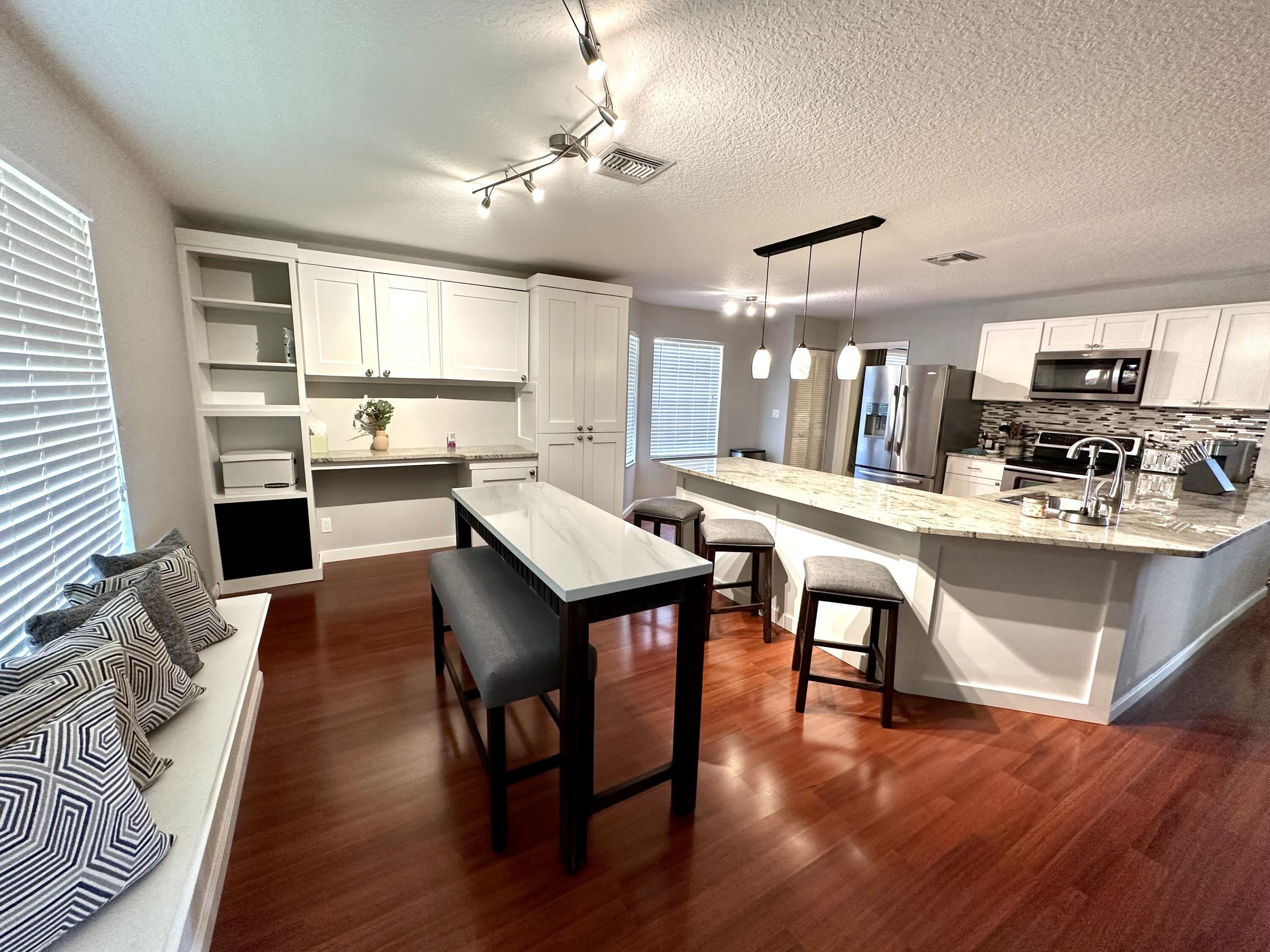 1000 Lake Breeze Drive – photo 4