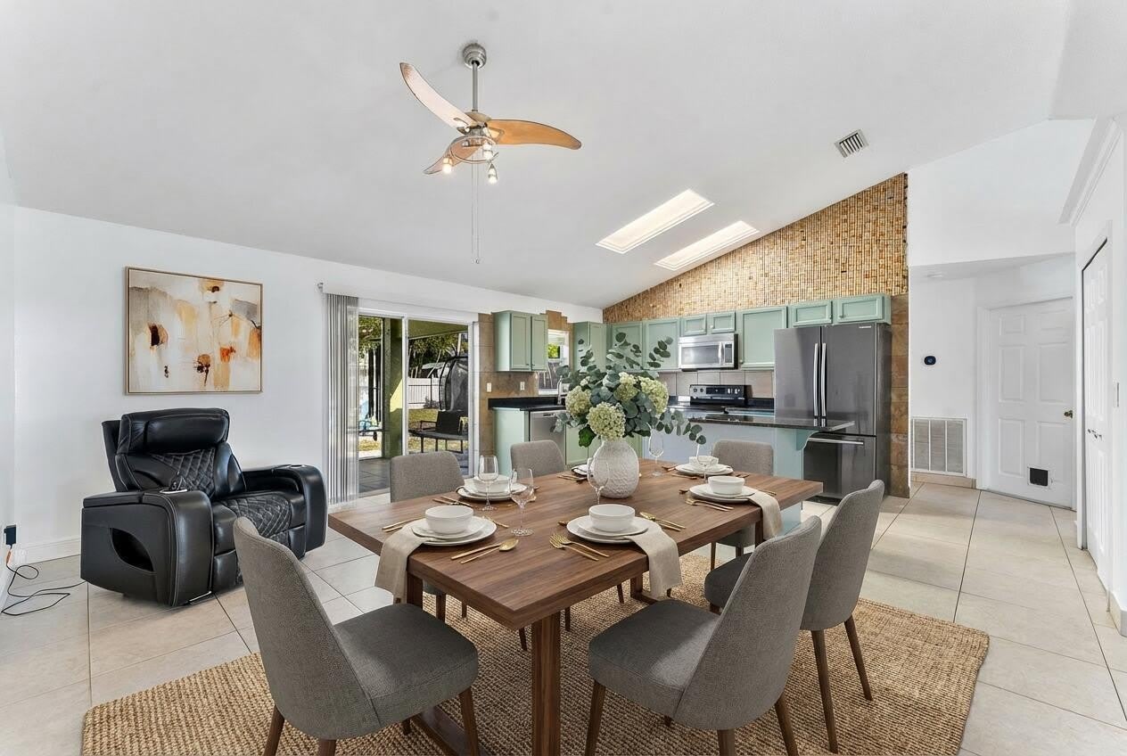 655 SE RON RICO Terrace – photo 5
