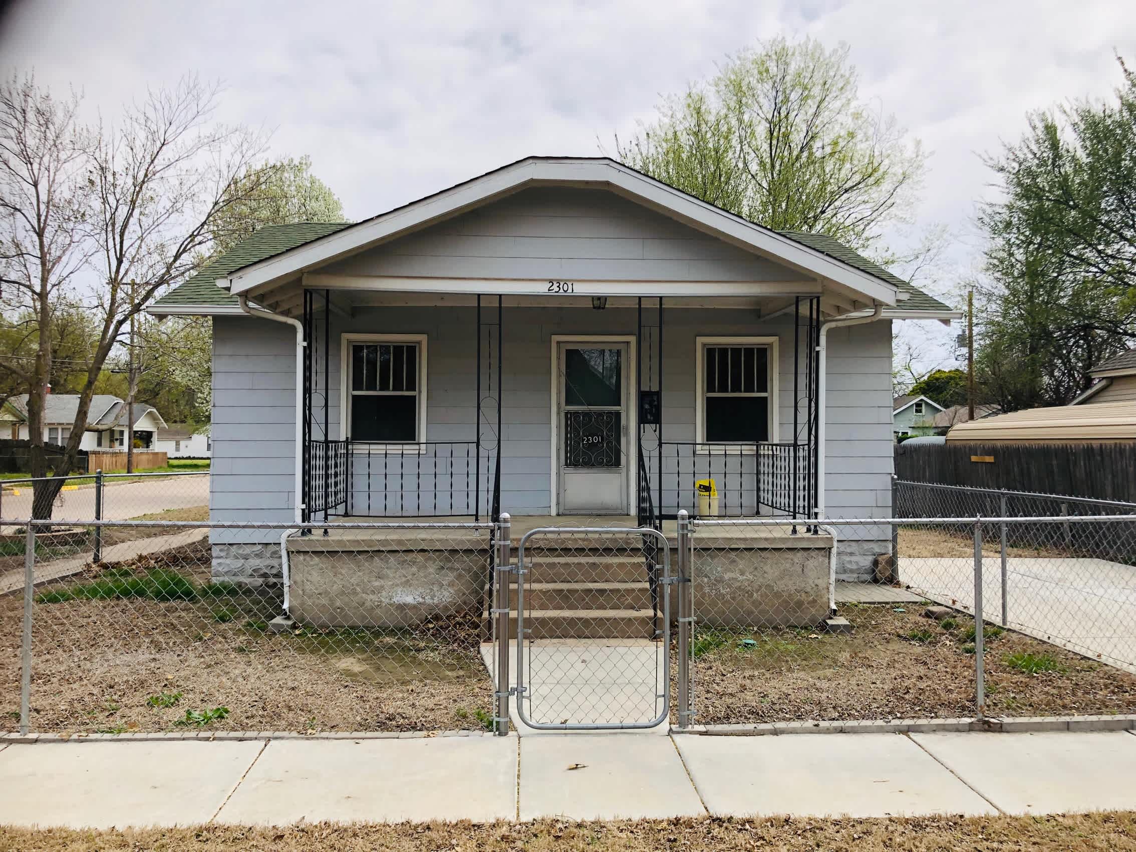 2301 West 3rd Street North – photo 3