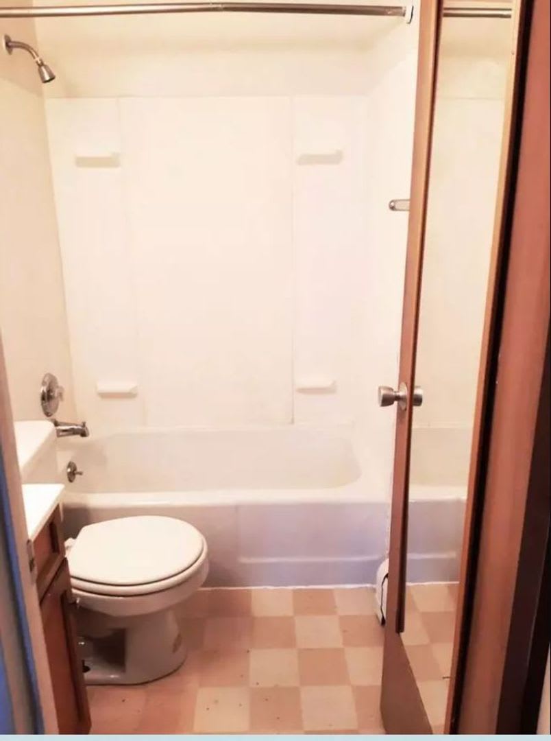 502 E Main St – photo 5