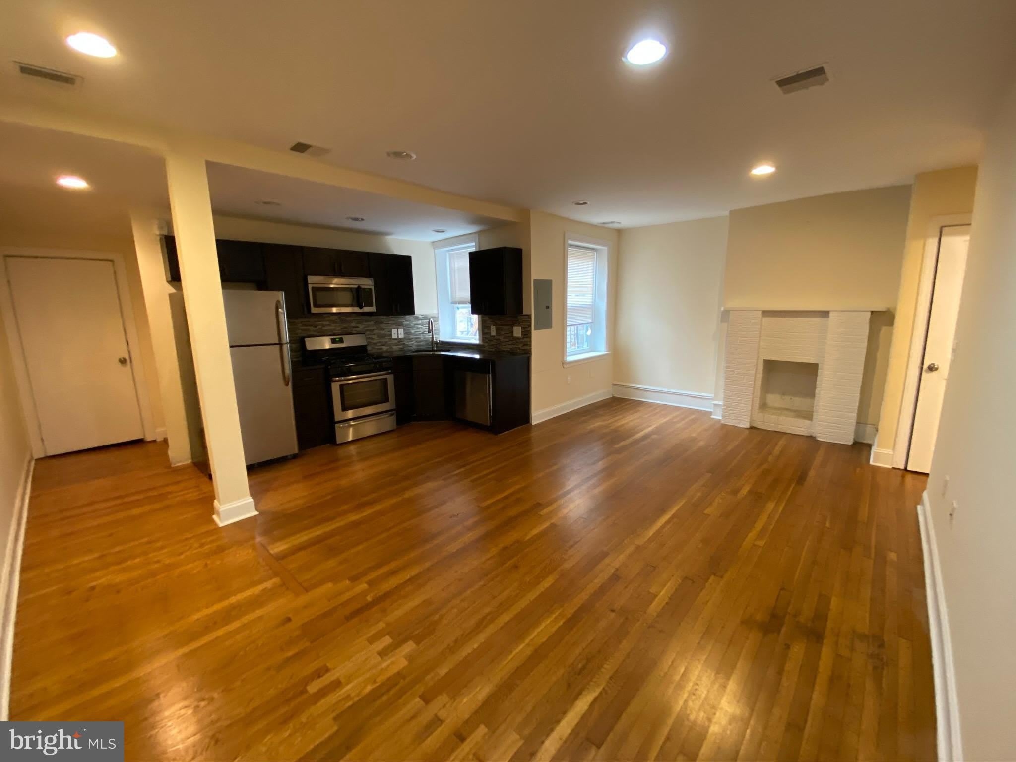 1529 SPRUCE Street – photo 2