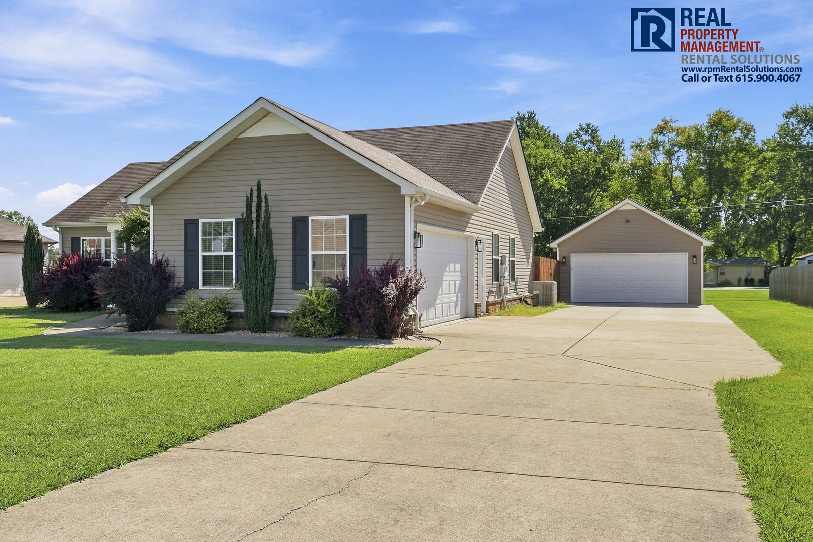 Beautiful 3bd 2 ba ranch style home with 2 car attached garage and a detached shop! – photo 2