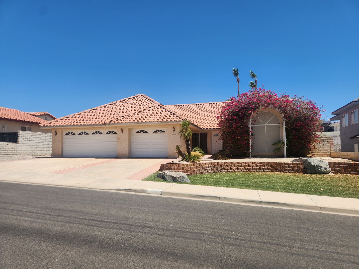 Laughlin Estates Custom Built Pool Home – photo 1