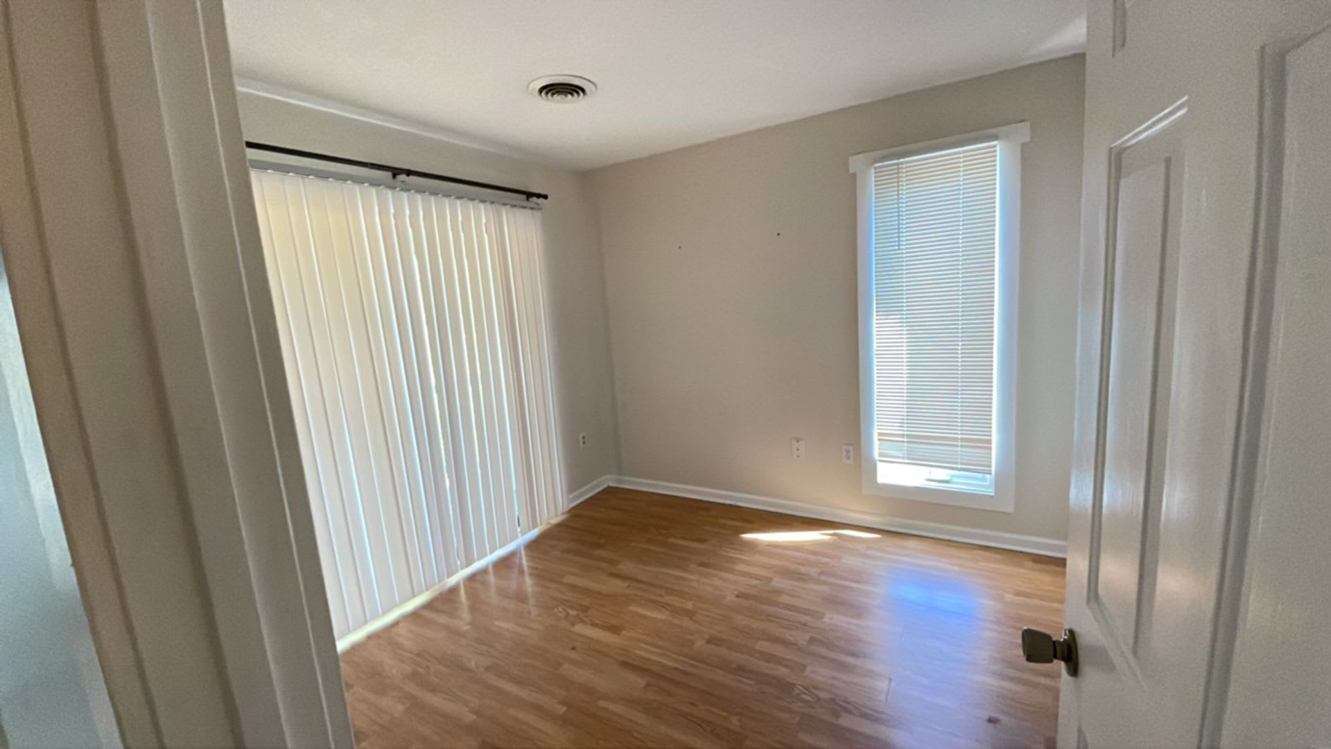 1 bed 1bath condo in Cobblestone – photo 2